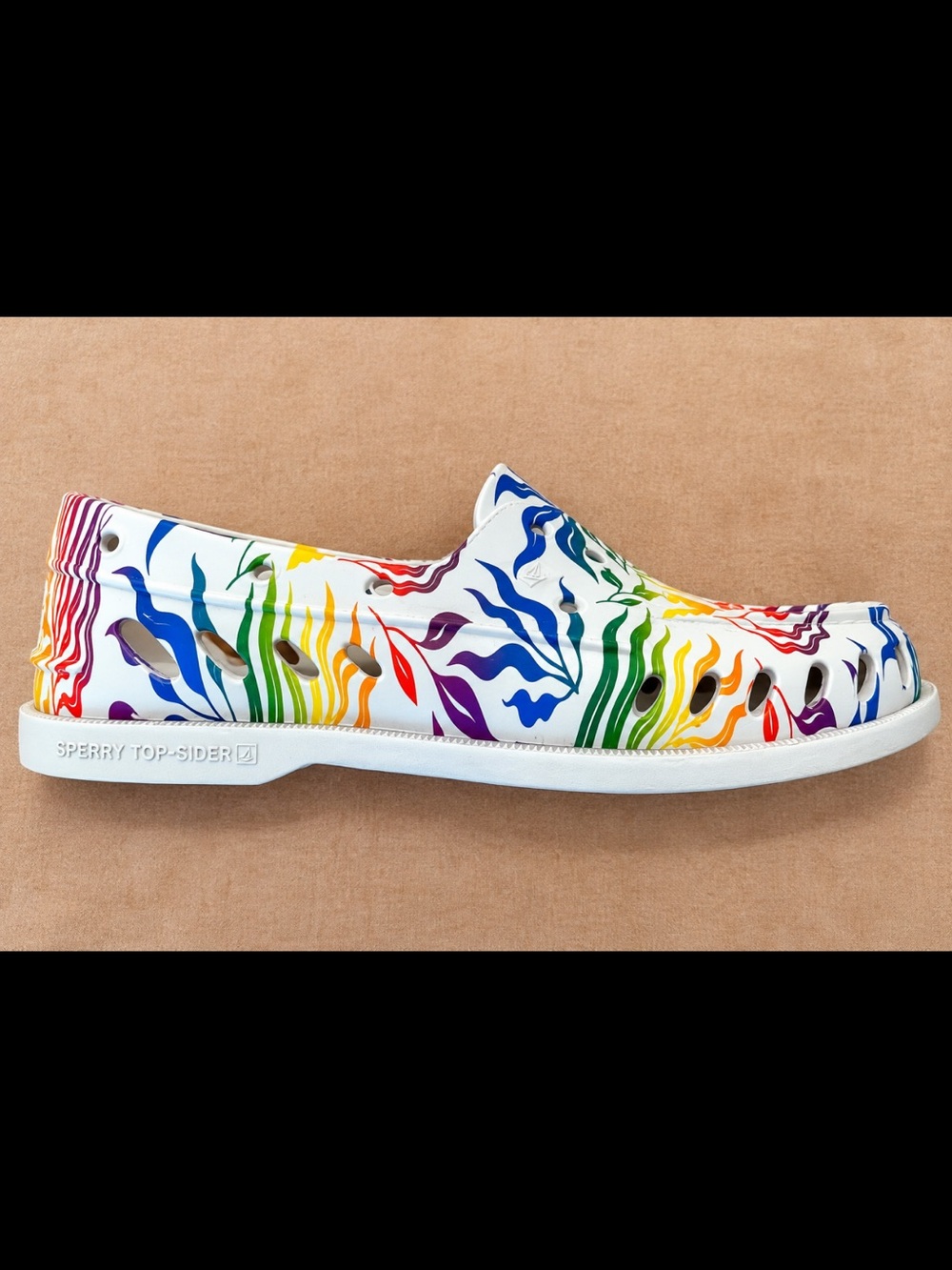 Sperry Womens White Rainbow Wave Slip-On Shoe
